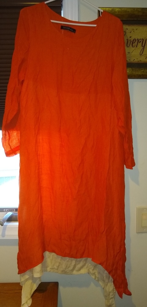 Dress Hobo Orange. Layered cream at bottom